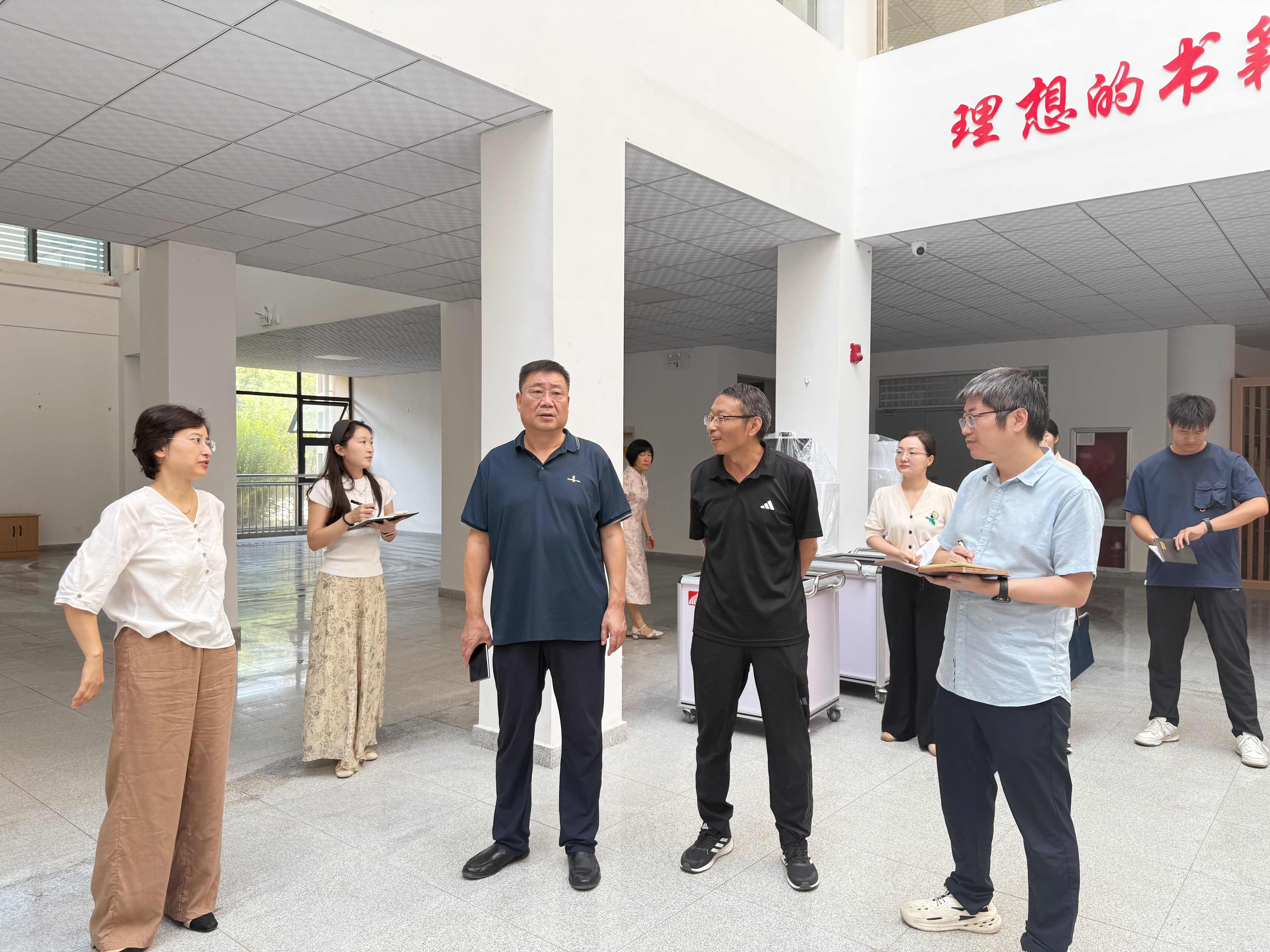 南阳工艺美术职业学院扎实开展2025年秋期开学准备检查工作